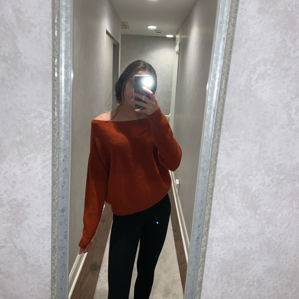 cute off the shoulder burnt orange sweater!!